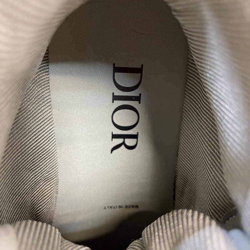 dio* sneaker