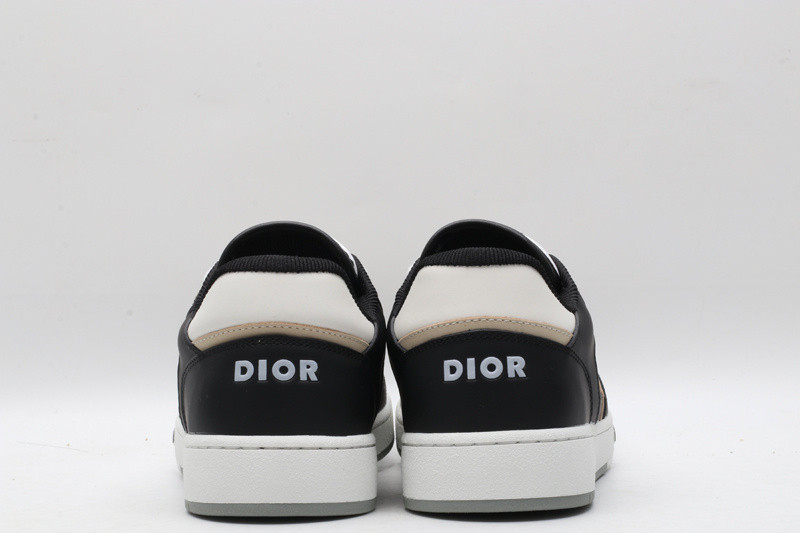 dio* sneaker