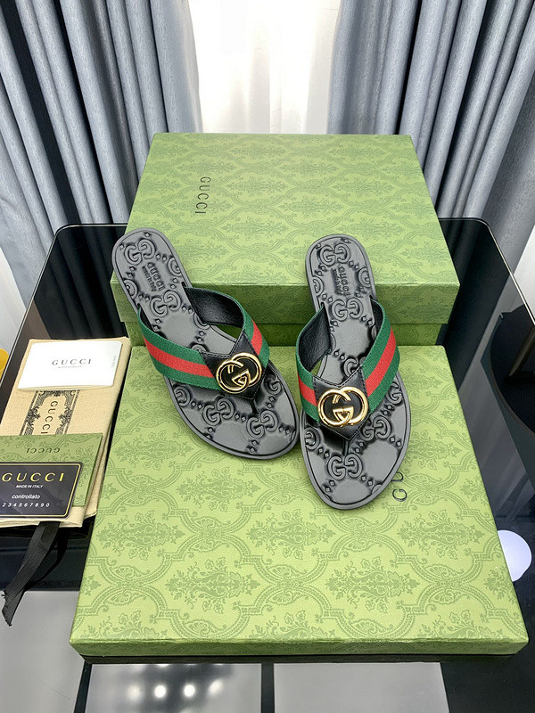 g*u*i sandals