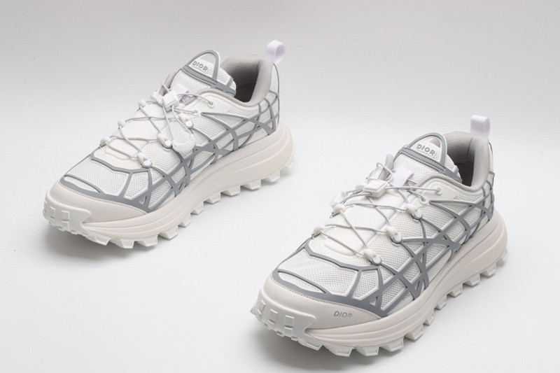 dio* sneaker