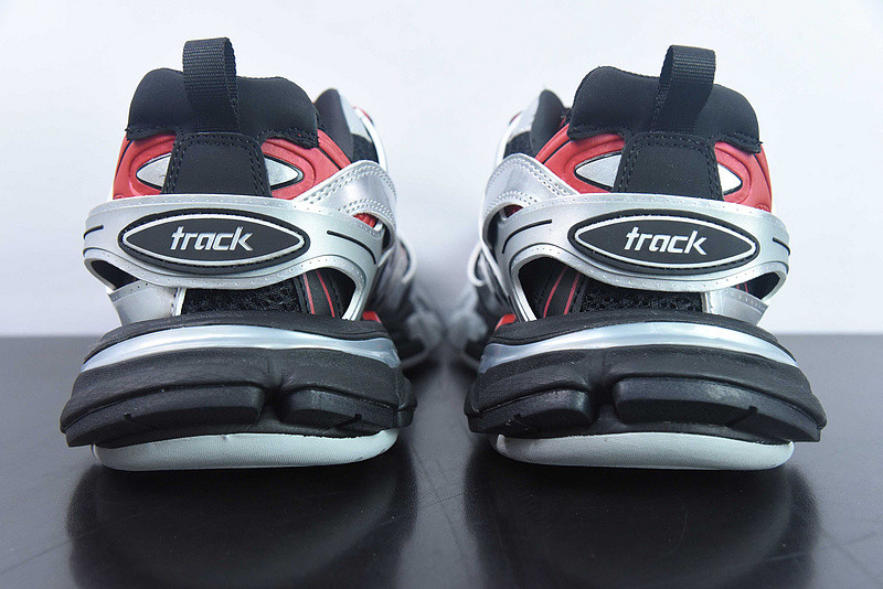 bc track sneaker