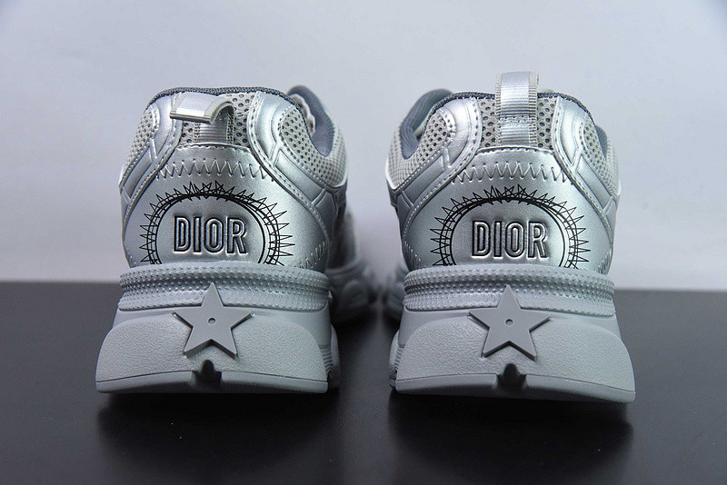 dio* sneaker