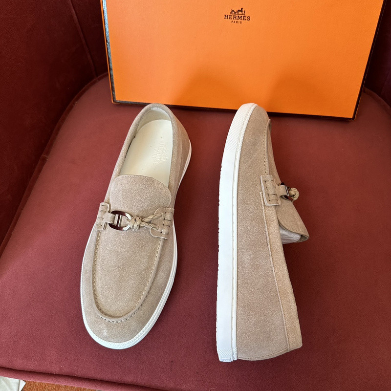 H**me5 sneaker
