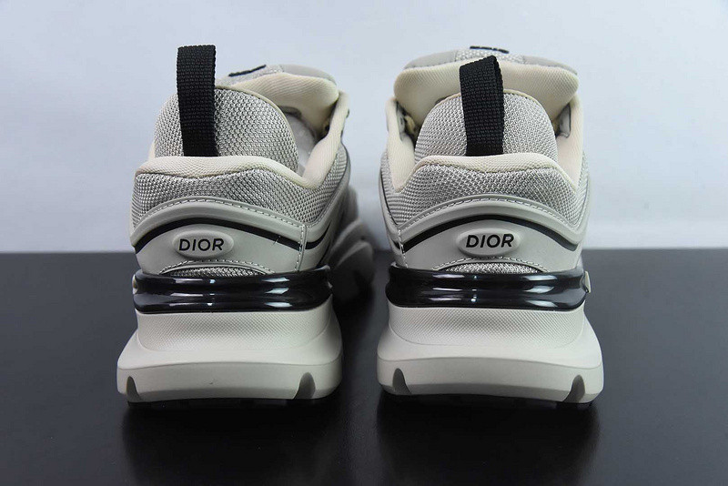 DIO* SNEAKER