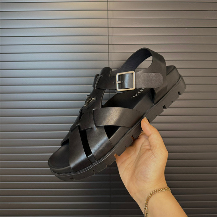 pra*a sandals