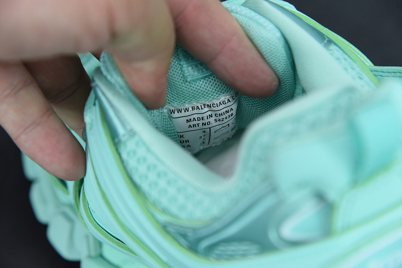 bc track sneaker