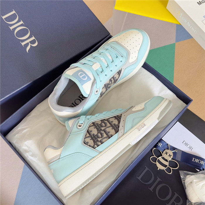 dio* sneaker