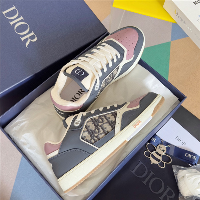 dio* sneaker