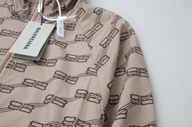 Ba*len*cia*ga clothes