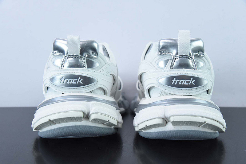 bc track sneaker