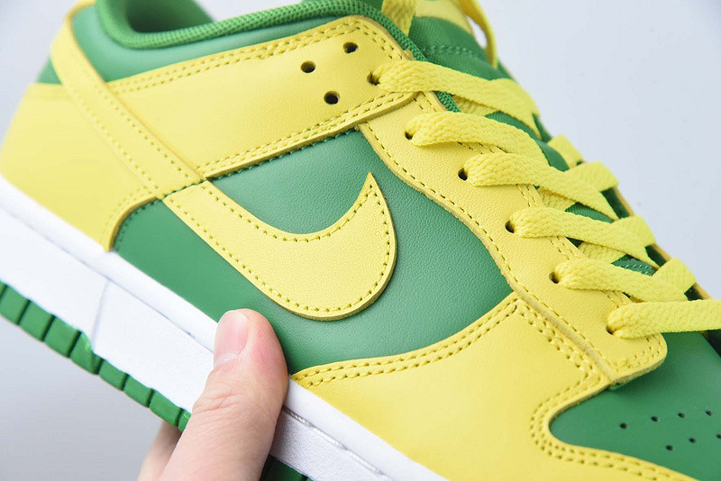 nike dunk low “reverse brazil” dv0833-300