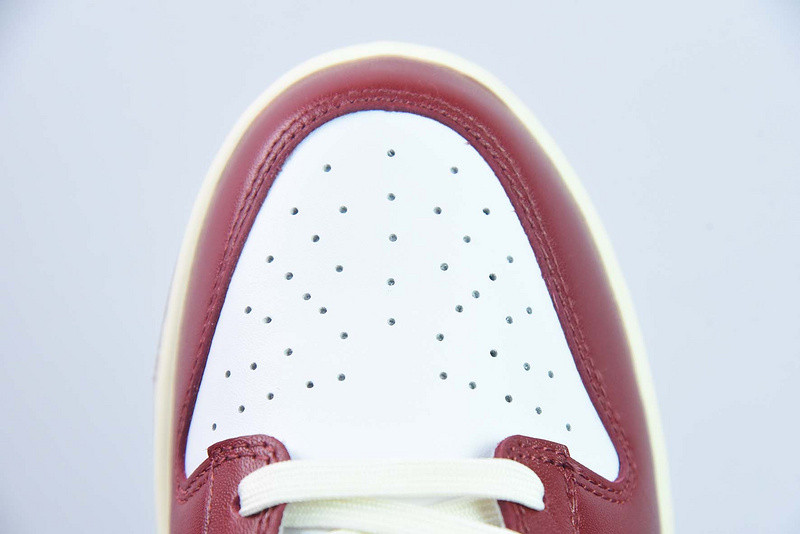 nike dunk low prm vintage team red (women