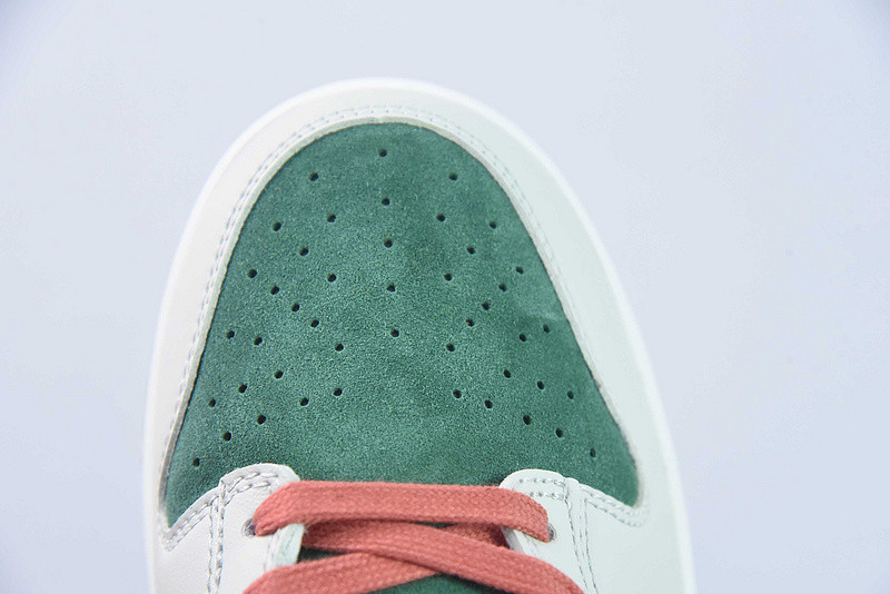 nike dunk low se all petals united fir green fn8923-061