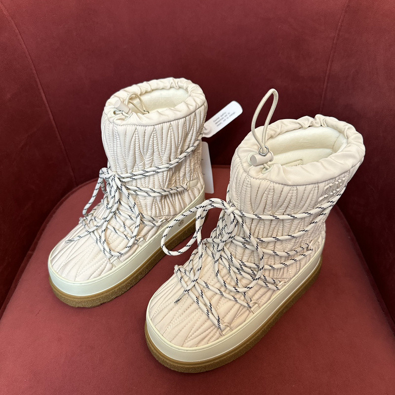 M1um1u sneaker