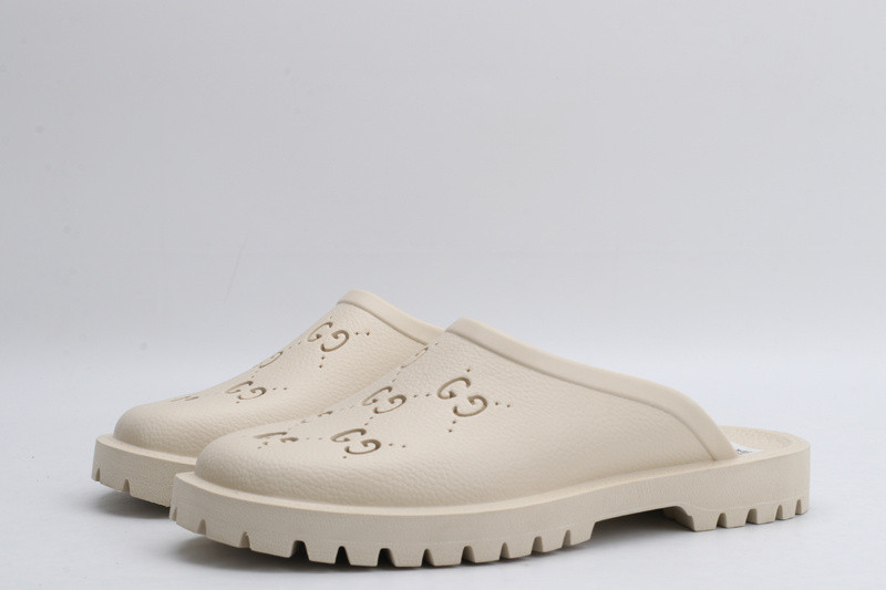 g*u*i sandals low