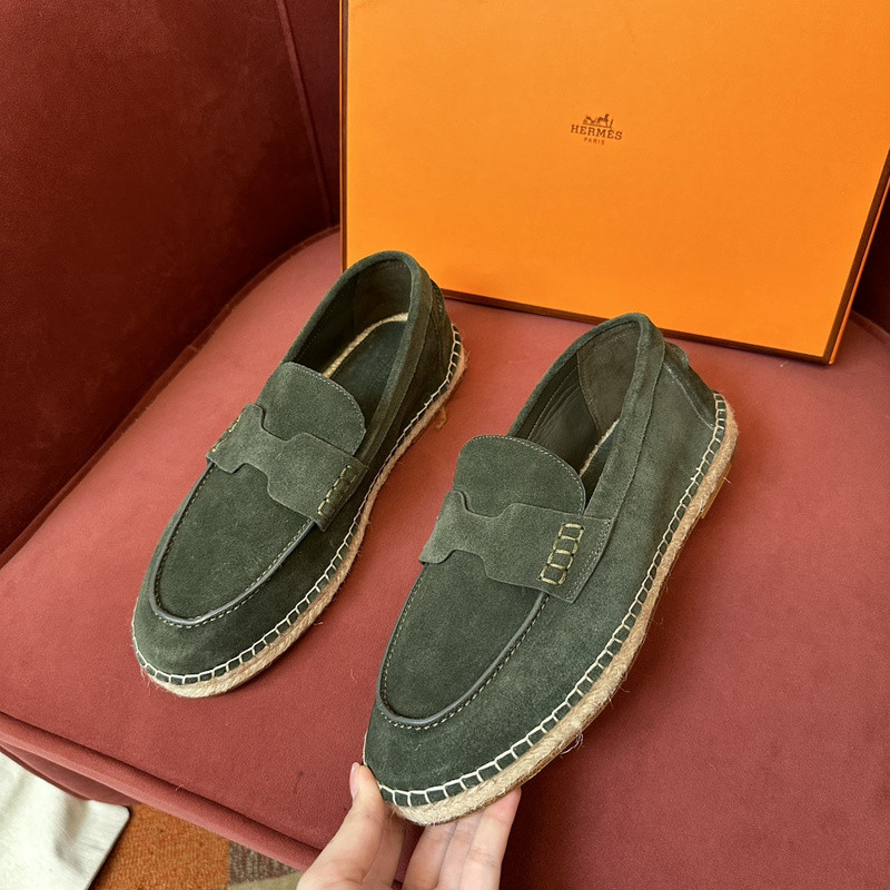 H**me5 sneaker