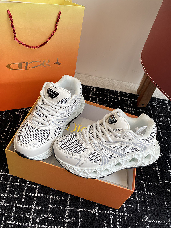 DIO* SNEAKER