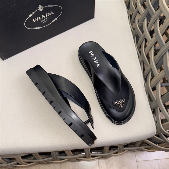 pra*a sandals