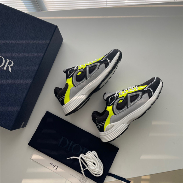 dio* sneaker