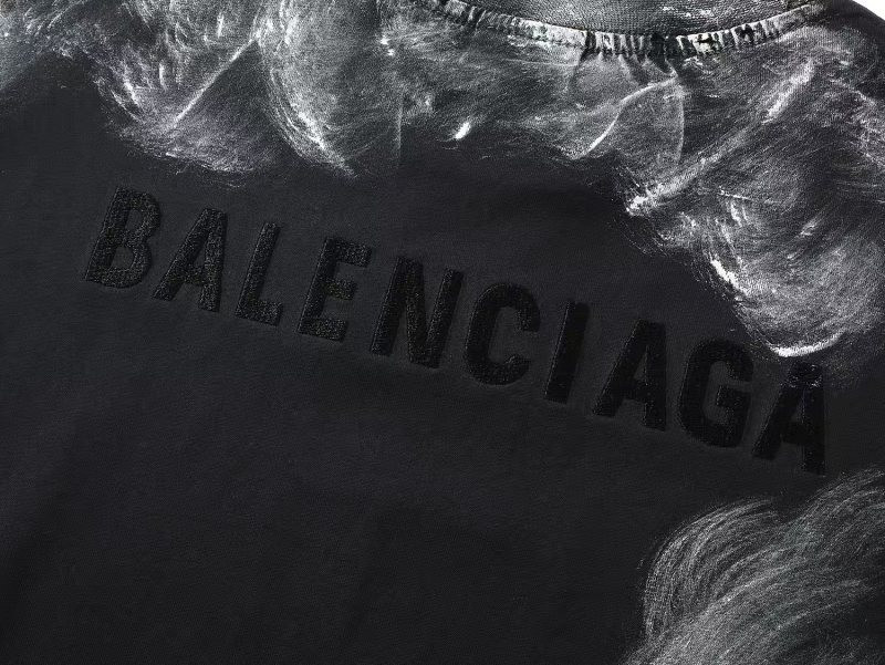 Ba1en*iaga clothes