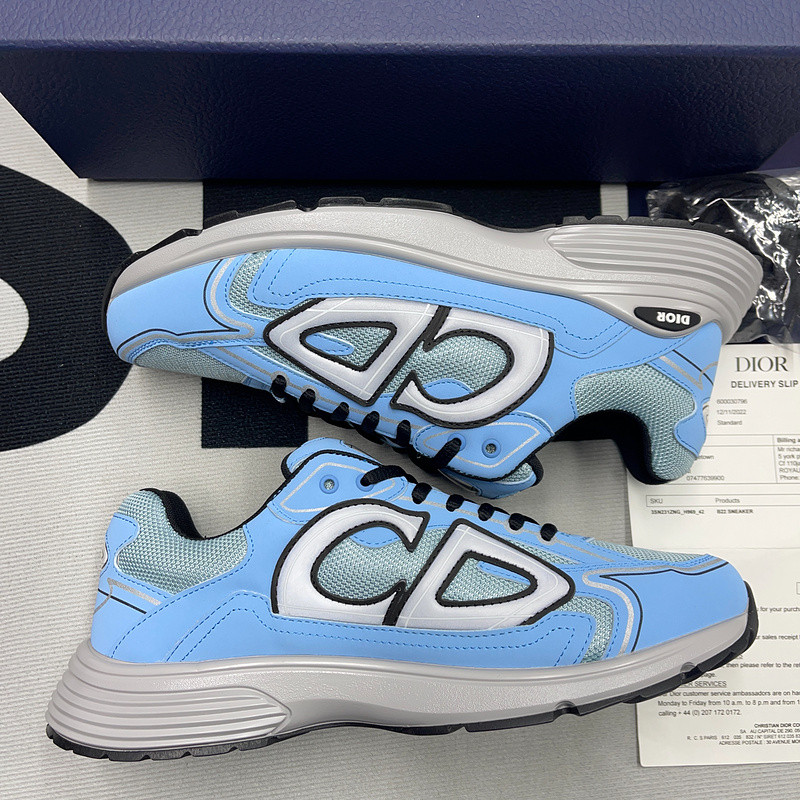 dio* sneaker