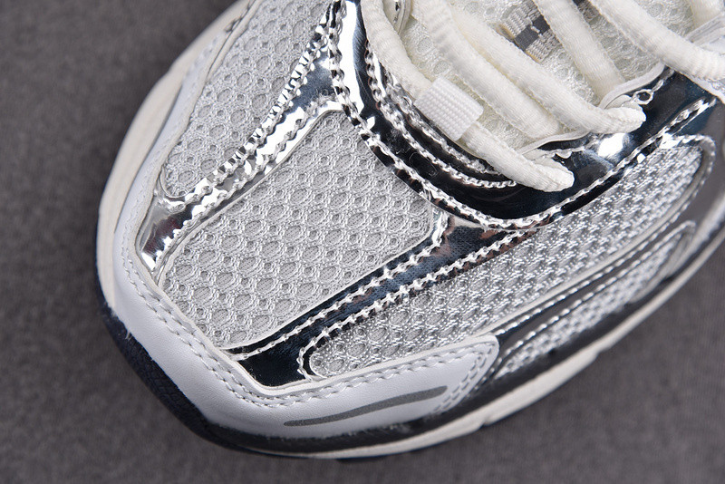 nike zoom vomero 5 photon dust metallic silver (women