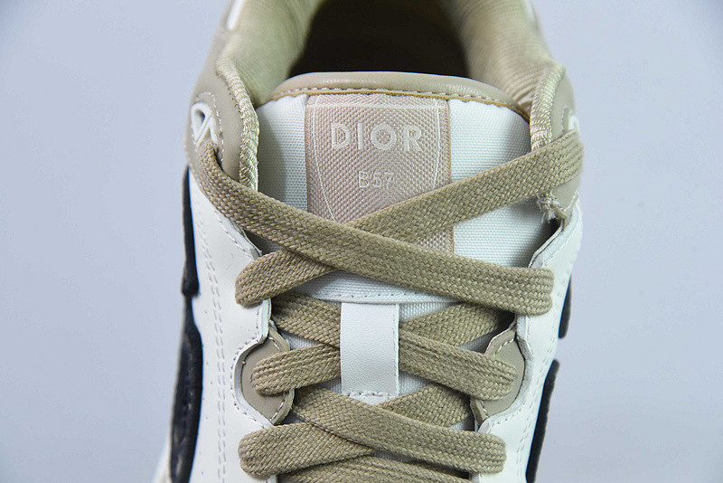 dio* sneaker