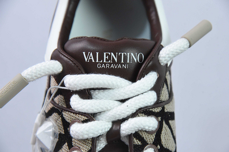 Va1e*ntin0 sneaker