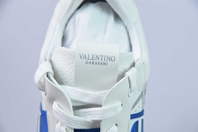 Va1e*ntin0 sneaker