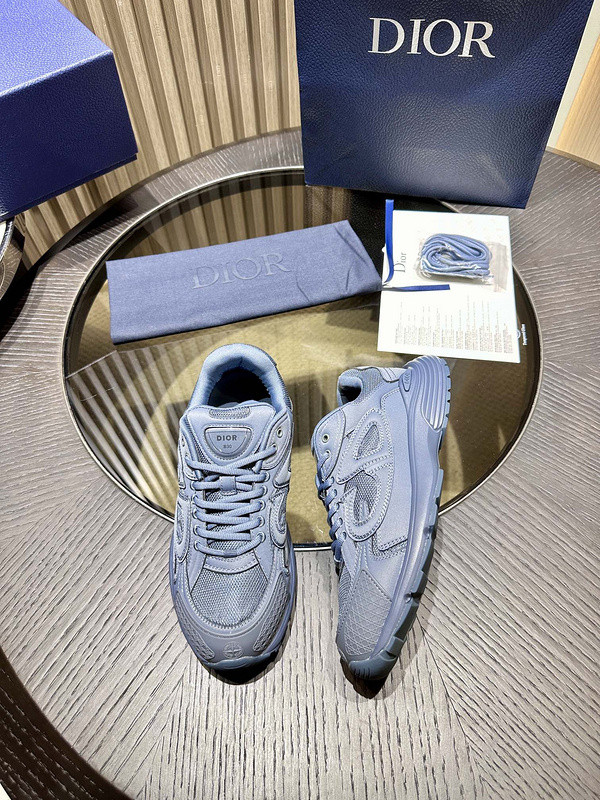 dio* sneaker