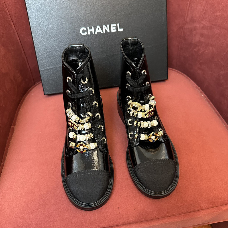 Ch*el sneaker