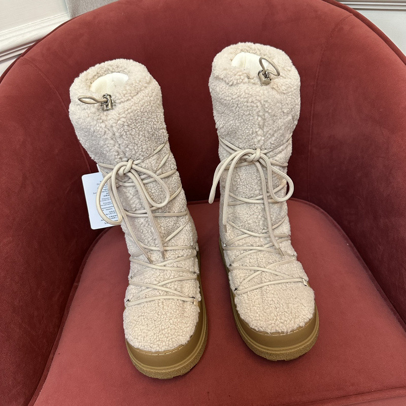 M1um1u sneaker