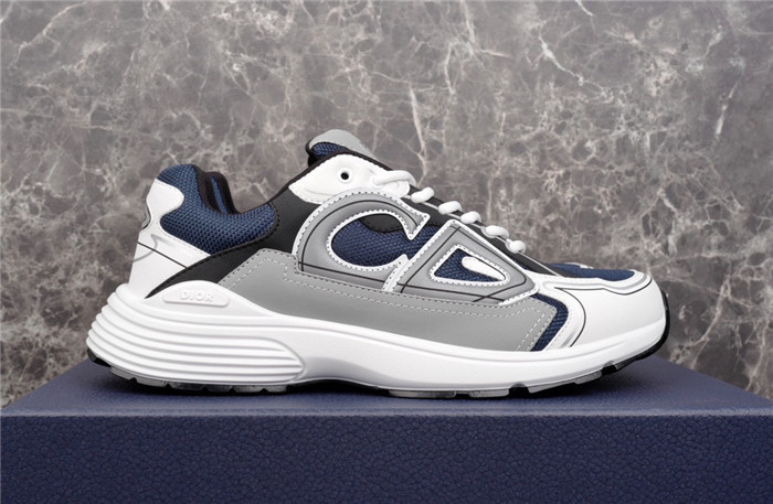 dio* sneaker