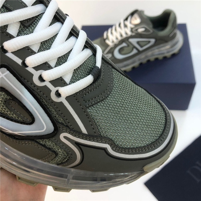 dio* sneaker