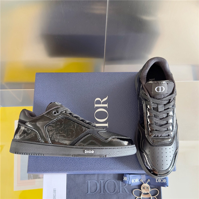 dio* sneaker