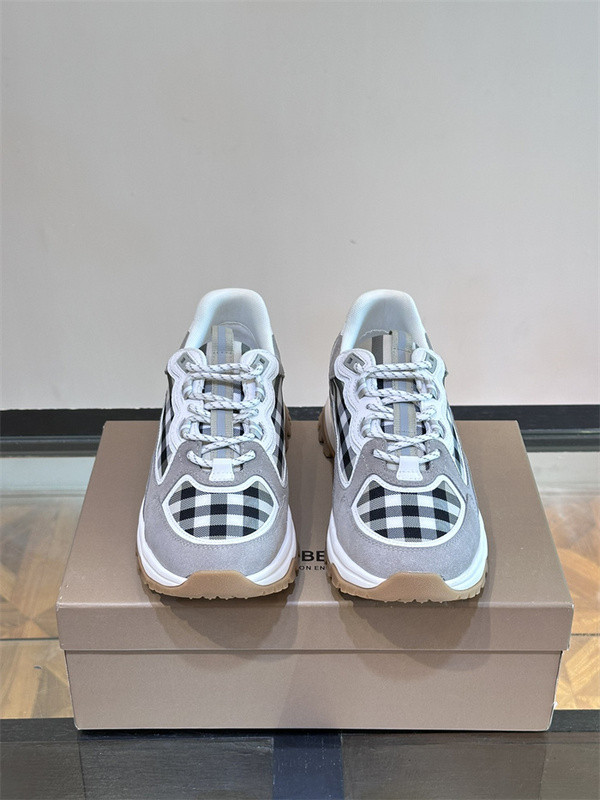 B**rry sneaker