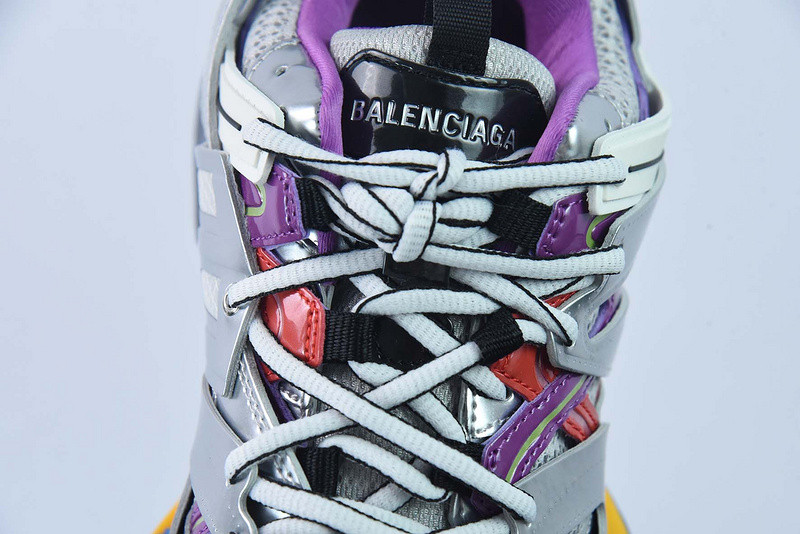 bc track sneaker