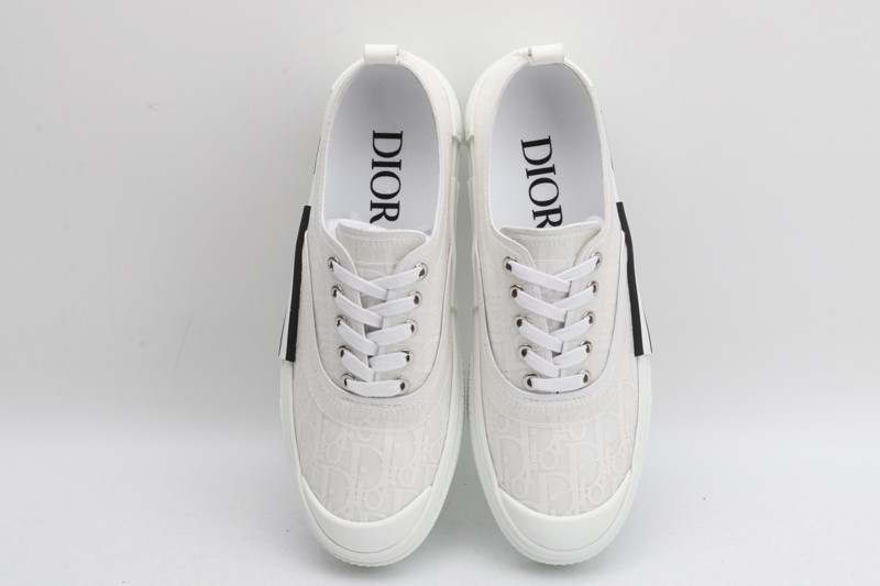 dio* x converse sneaker