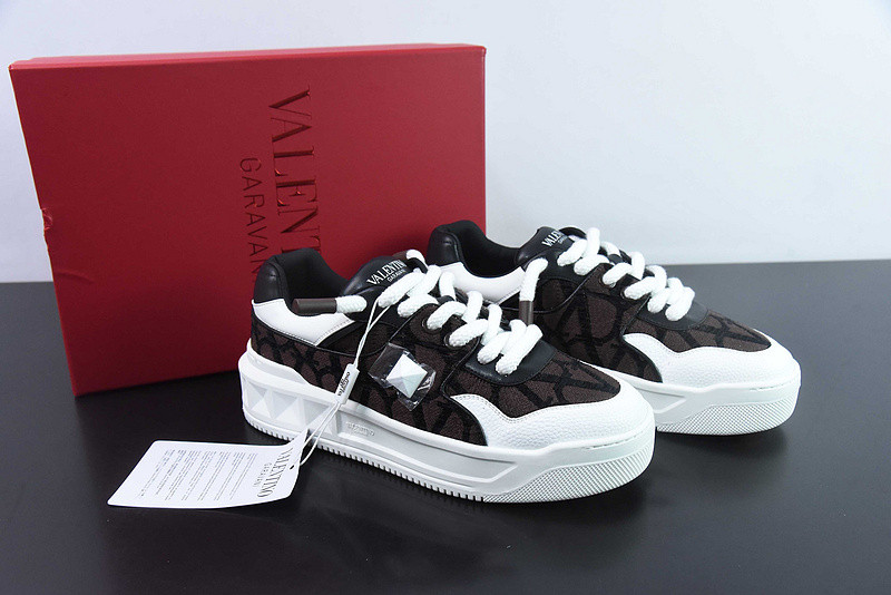 Va1e*ntin0 sneaker