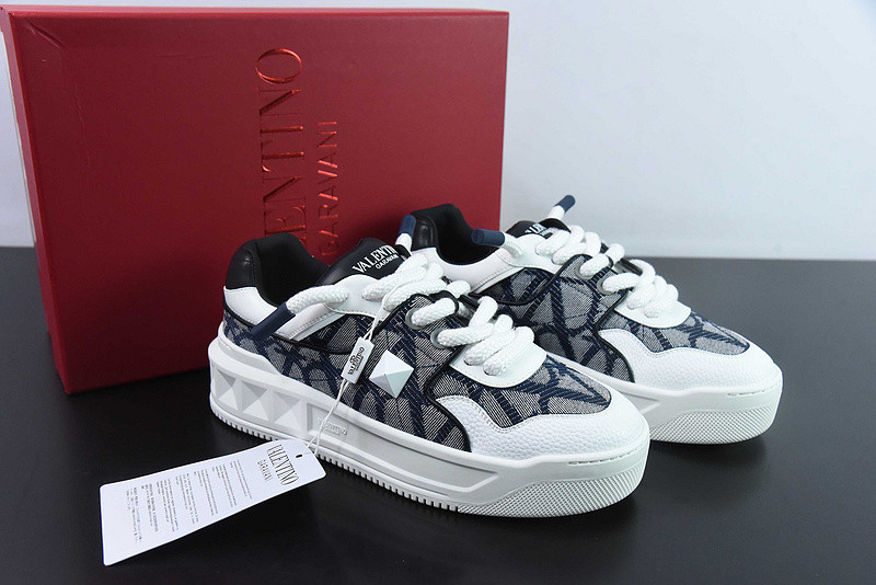 Va1e*ntin0 sneaker