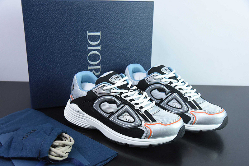 dio* sneaker