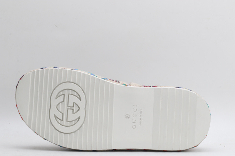 g*u*i sandals