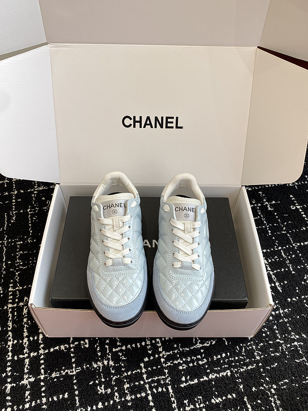 Ch**el sneaker