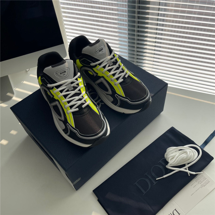 dio* sneaker