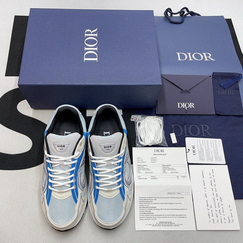 dio* sneaker