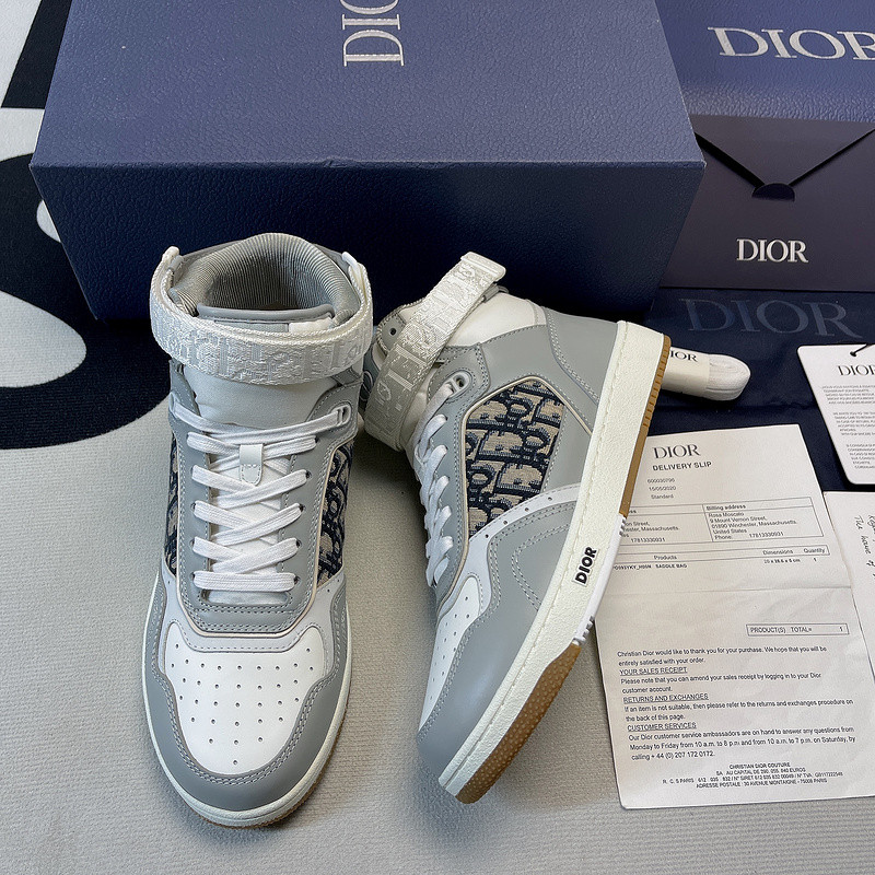 dio* sneaker