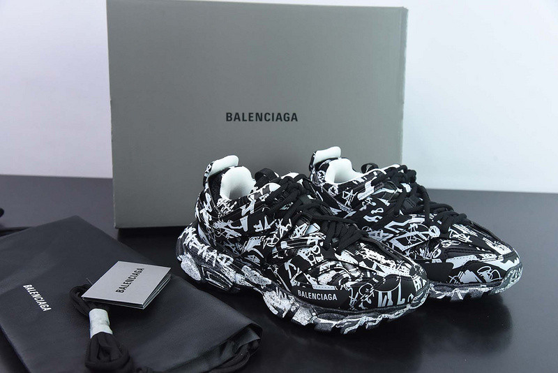 bc track sneaker