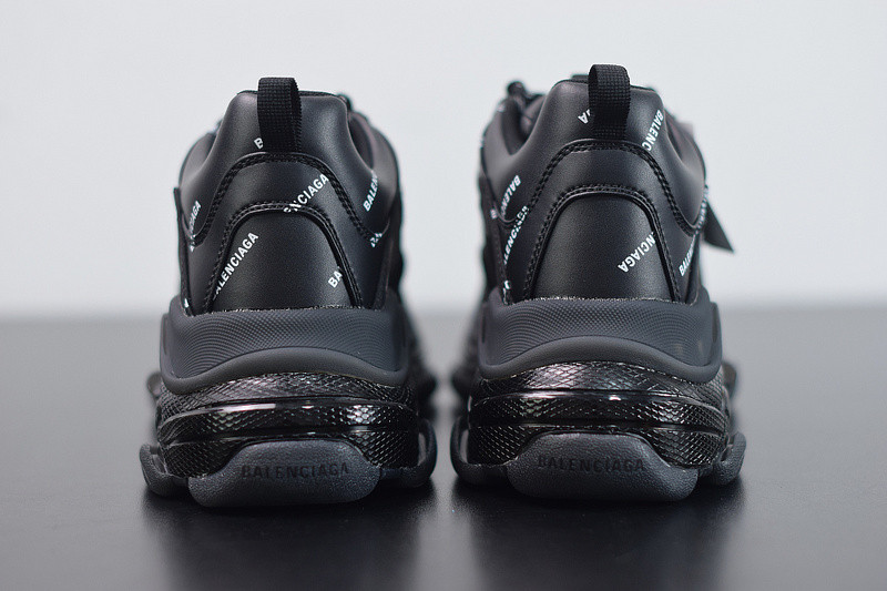 bc triple s trainer 524039 w06e1 2021