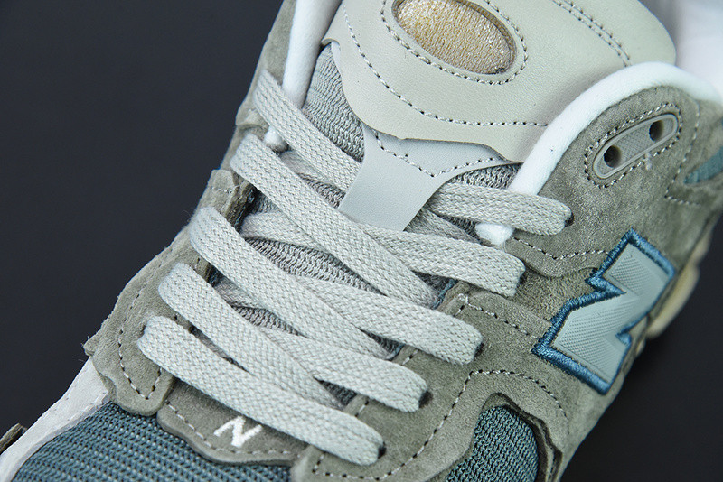 new balance sneaker
