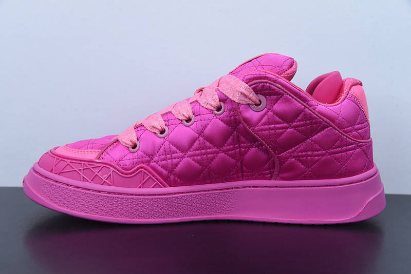dio* sneaker